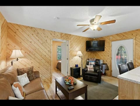 Soggy Bottom Hollow private cabin nestled in woods