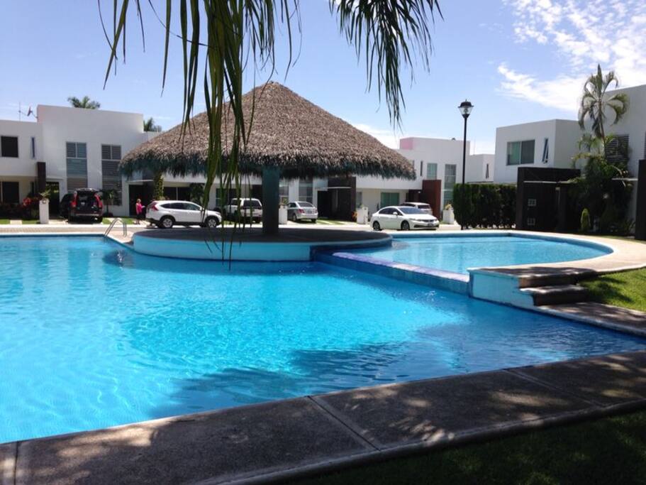 Palapa y chapoteadero