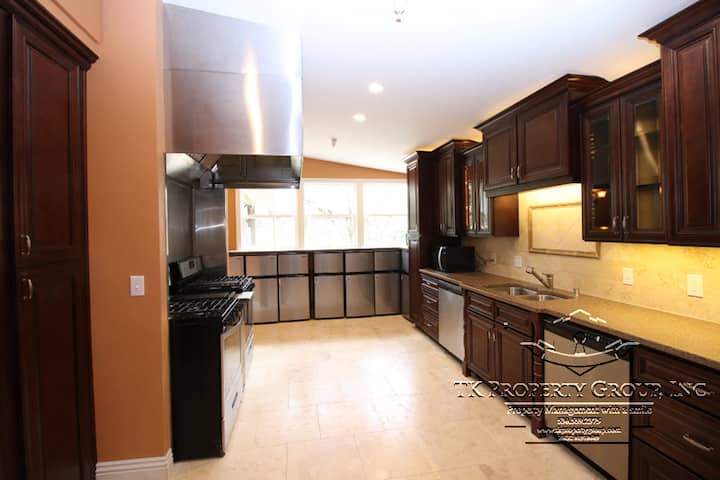 Beautiful Private Suite In Community Setting-2 - Grass Valley, CA