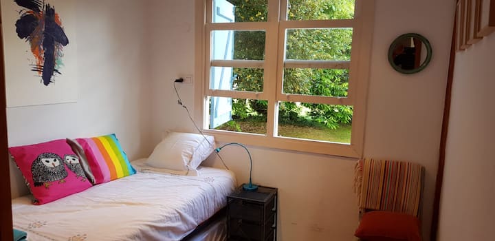 Соба со два единечни кревета од 90