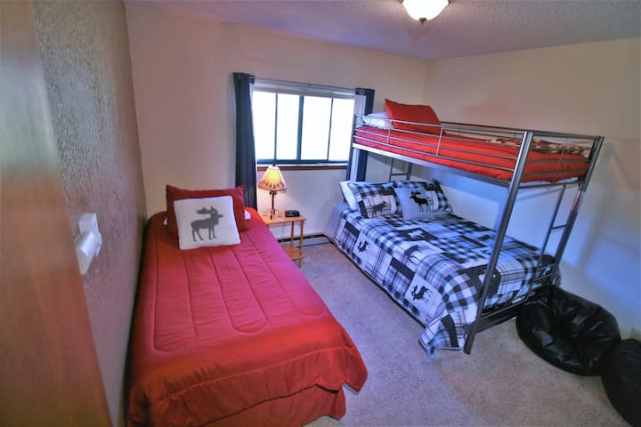 საძინებელი 1