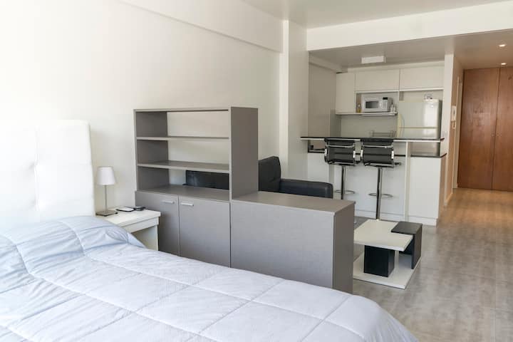 Studio mobiliado com piscina e lavanderia em Palermo