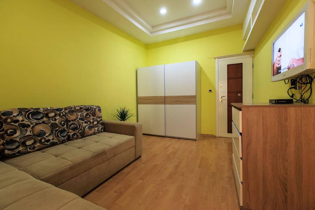the second bedroom. Sofa, which has escaped and is great for two people.
Each room has a TV, internet and cable TV