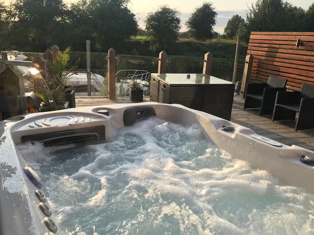 Airbnb Tewkesbury Vacation Rentals Places To Stay England