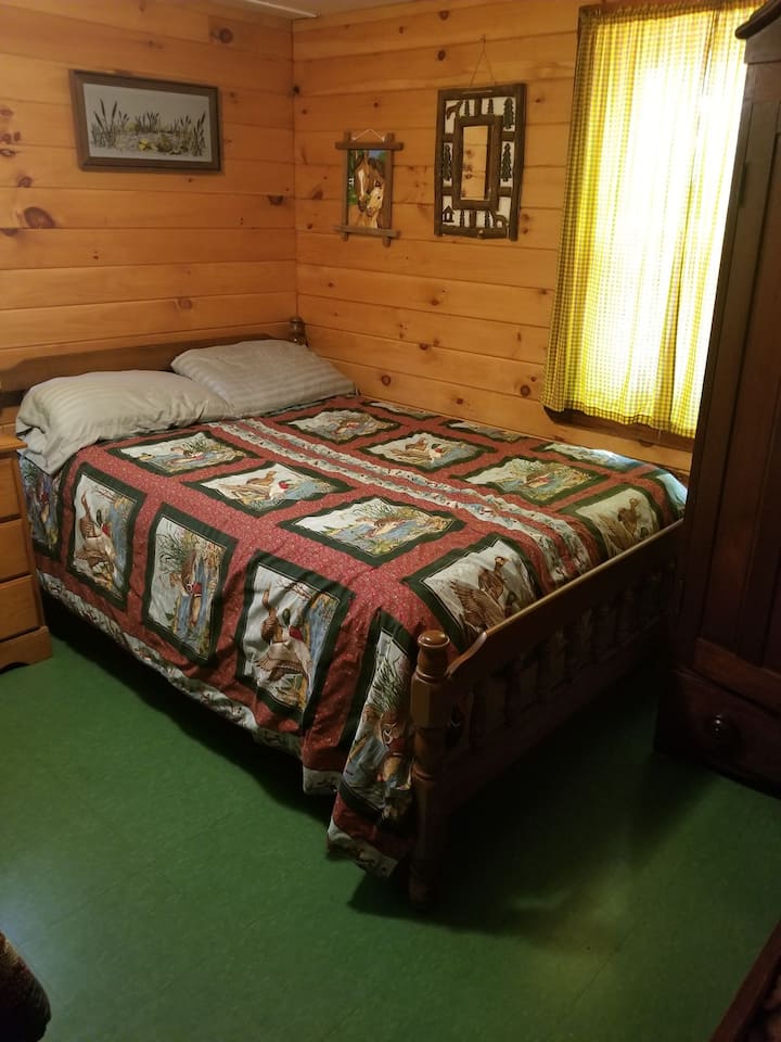 Guest room has 2 beds