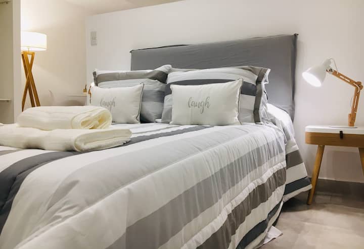 Spálňa s manželskou posteľou