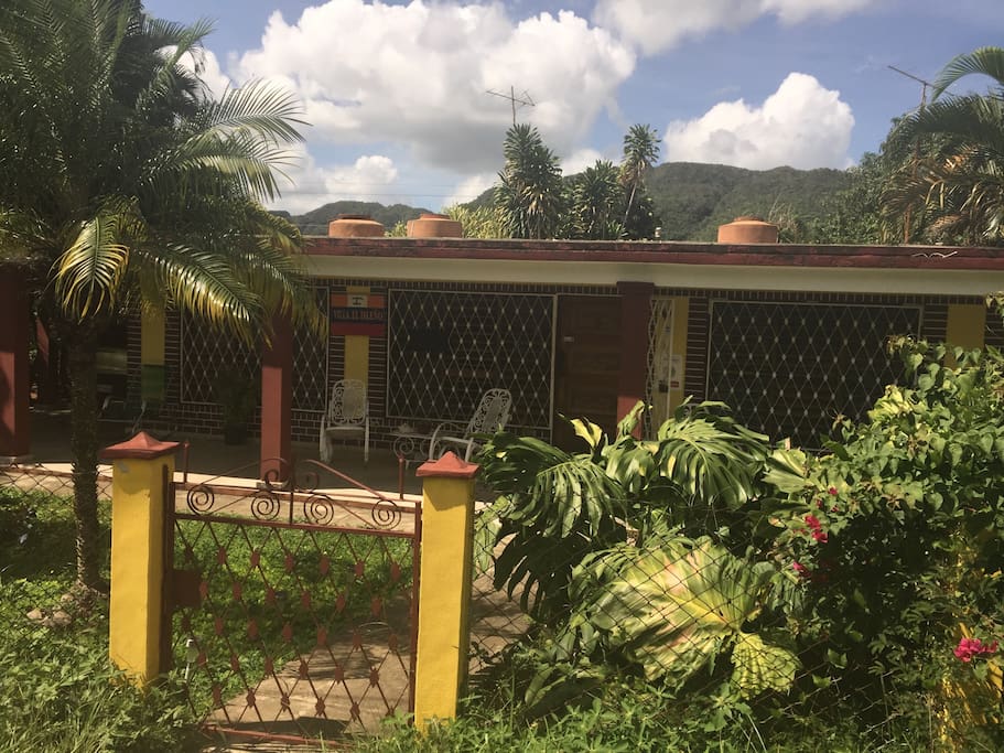 Vista del frente de la casa.