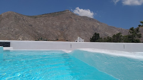 Honeymoon Filira suite with private plunge pool