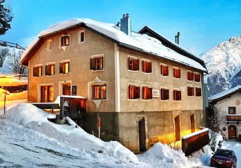 Chasa Staila - 400 years old Alpine Retreat