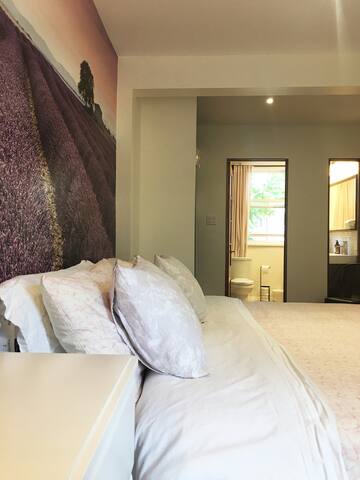 Lovely Downtown House gallery image 5