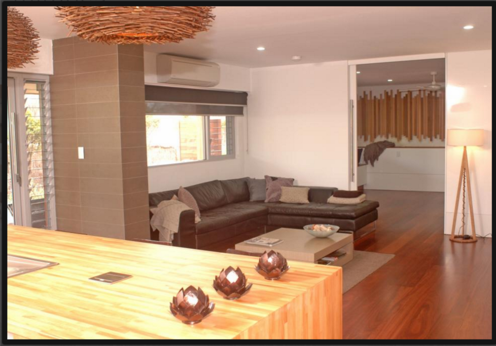 Lounge area Large Screen Plasma T/V ,DVD with deluxe Leather Lounge