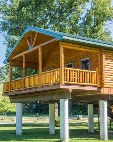 Airbnb Dorchester Vacation Rentals Places To Stay Iowa