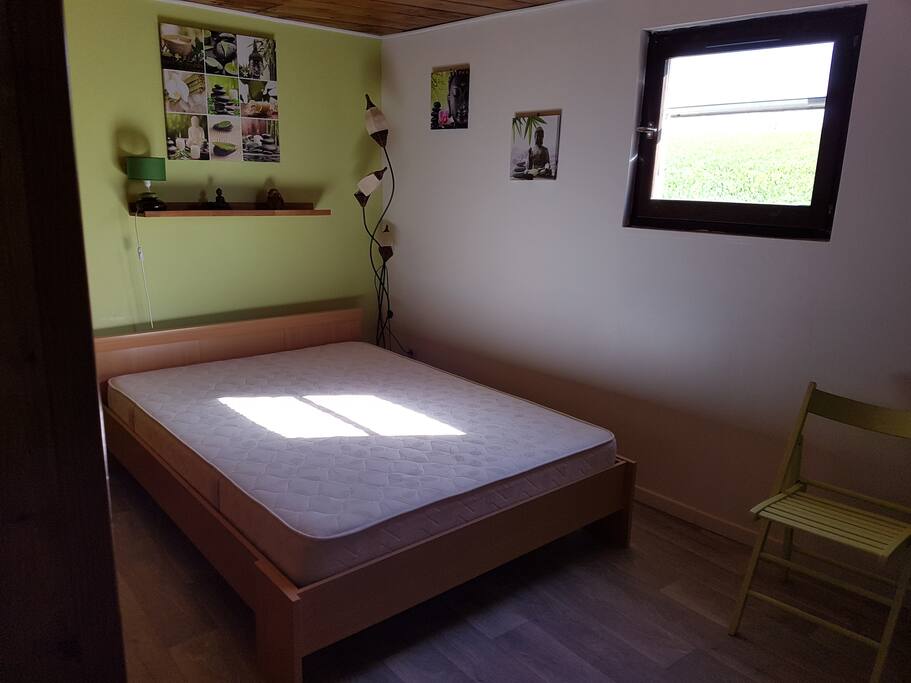 Chambre indépendante donnant sur la plaine