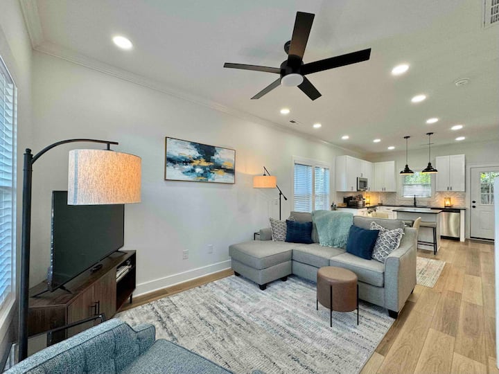 Queen St Retreat~2 King Beds~steps To Riverfront! - Wilmington, NC