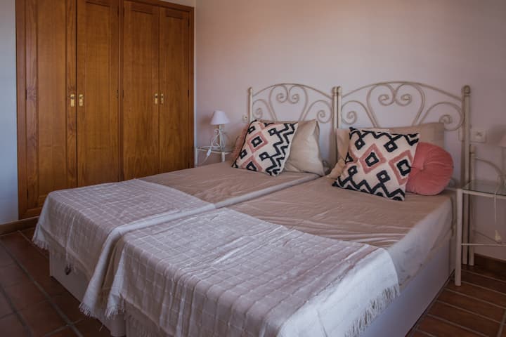 საძინებელი 1