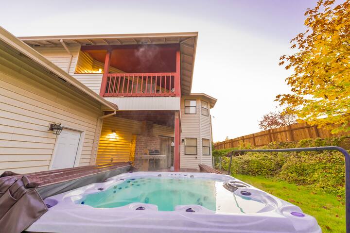 Spacious 5,000+ sq ft house, Close to PDX Airport gallery image 3