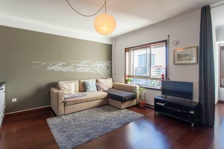 Porto Downtown Main Str (S. Catarina) + free park!