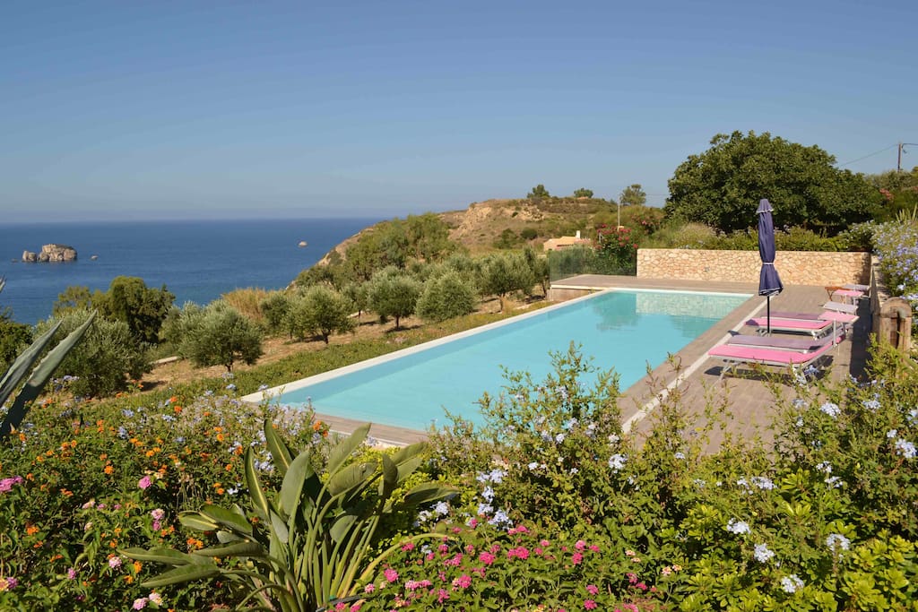 Infinity pool