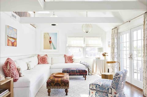 Popular Airbnb listing: POPS Wknd on Brant Point! in Nantucket
