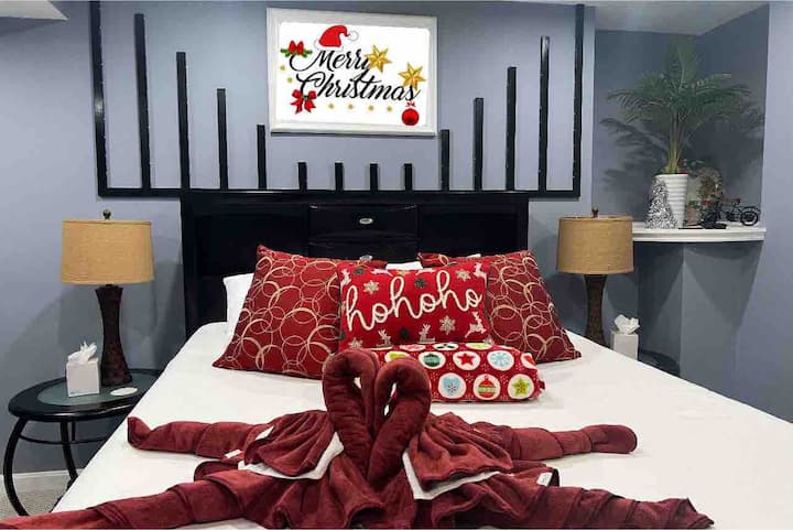 ✨ Siempre con cuidado ✨
Recientemente renovamos la suite con un nuevo edredón y una decoración actualizada. Cada detalle se prepara con esmero para que nuestros huéspedes se sientan cómodos, bienvenidos y verdaderamente como en casa.