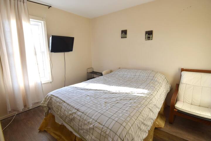 1. Very Comfortable Room in Sweet House