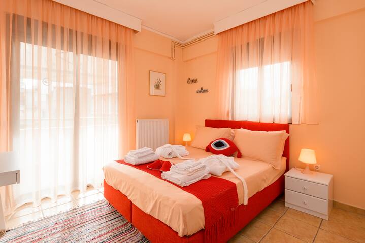 Seafront family αpartment + parking the Cruiseflat gallery image 4