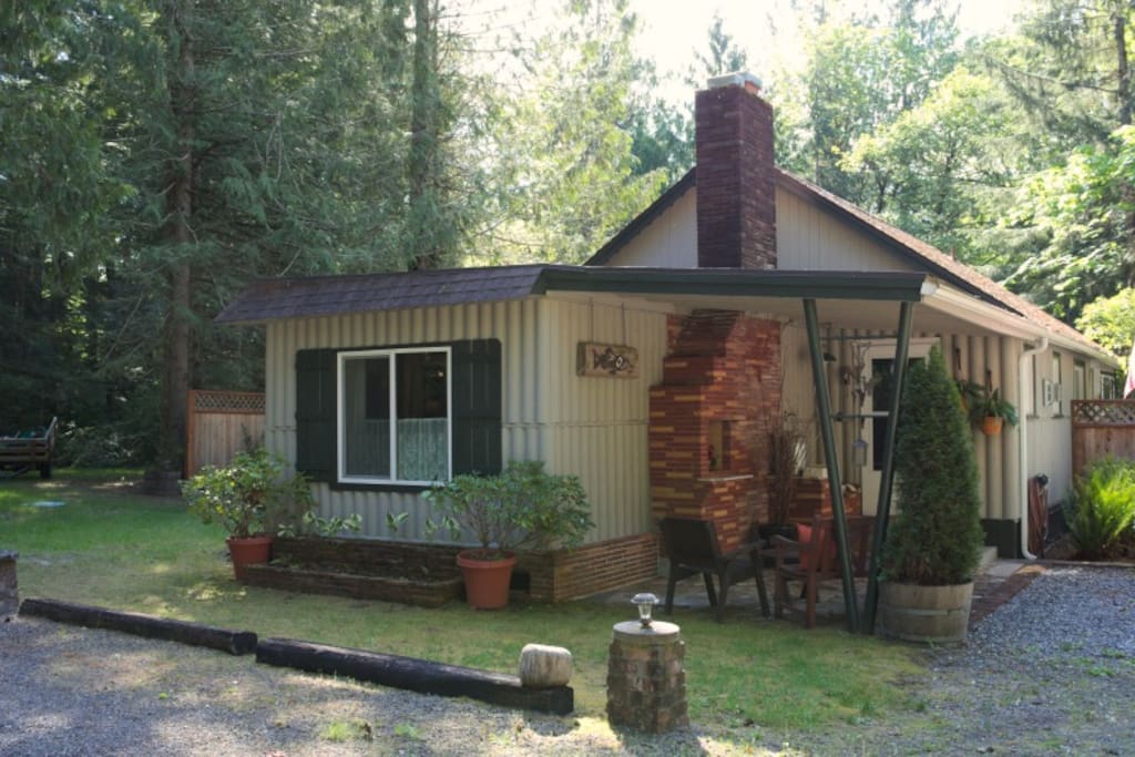 Cottage sits on community property