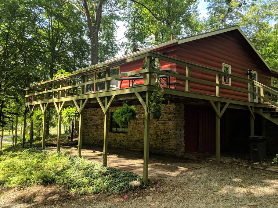 Cabin at the Bluffs Cabins for Rent in Spencer, Indiana, United States