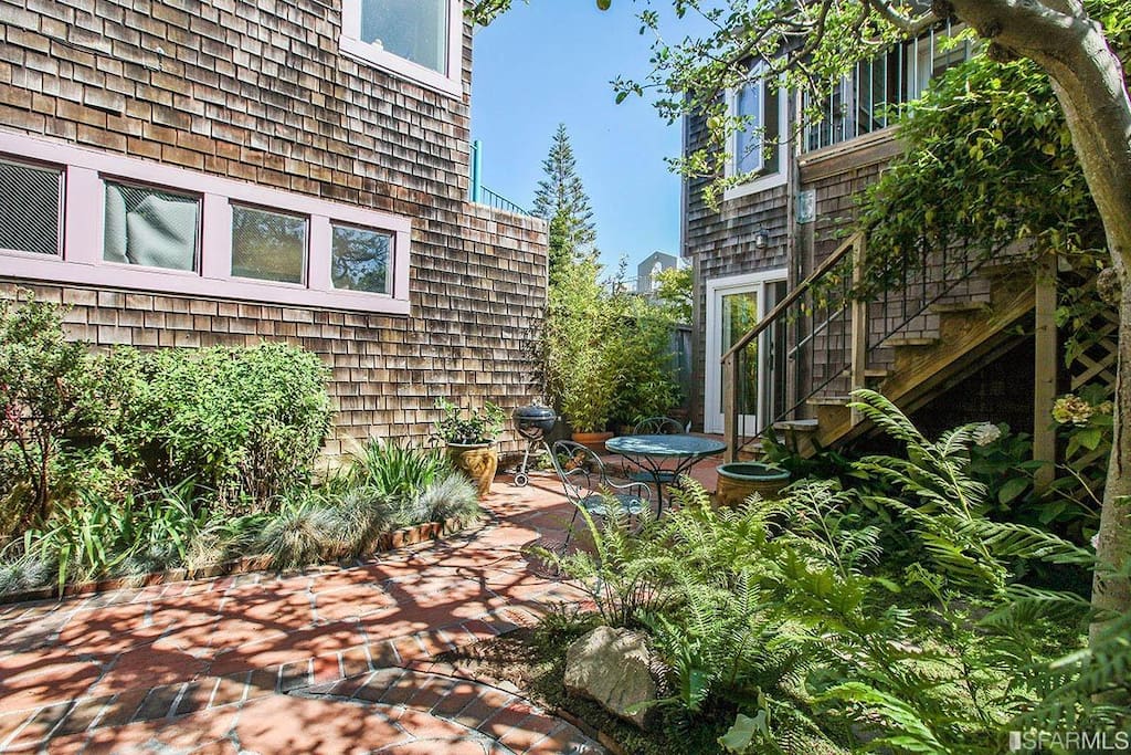 Professionally maintained back yard