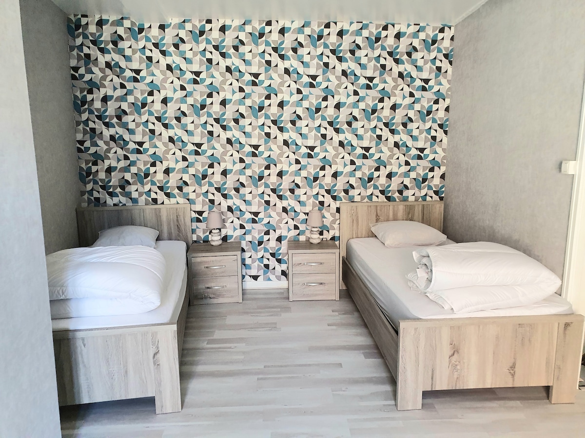 2 CAMAS INDIVIDUALES DE 90 X 200 CM