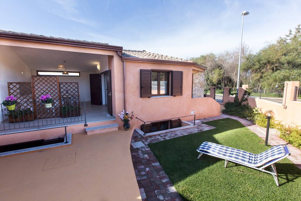 Spacious and private | The villa outside and the garden | 65 mq + 65 mq (8pax)