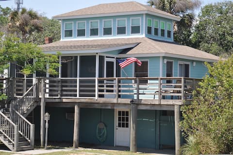 Successful Airbnb property: Arctic Palms is 2nd row with OCEAN VIEWS! in Folly Beach