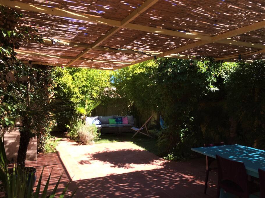Le lieu de vie principal en belle saison: la terrasse