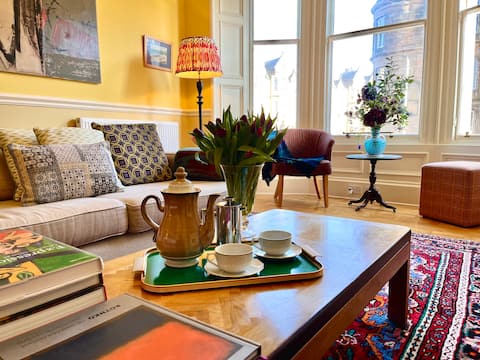 Top performing Airbnb: Luxurious & Large - Marchmont Meadows Apartment in Morningside