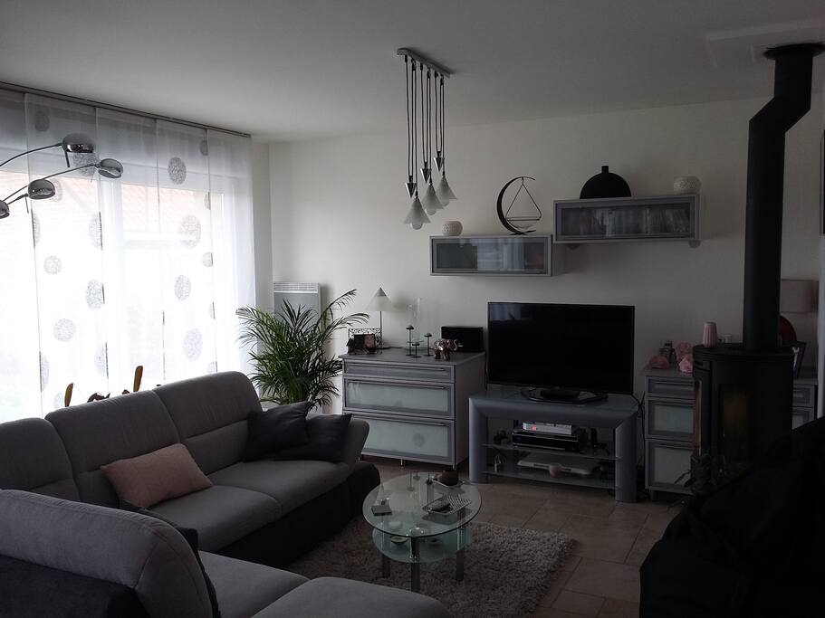 salon/lounge