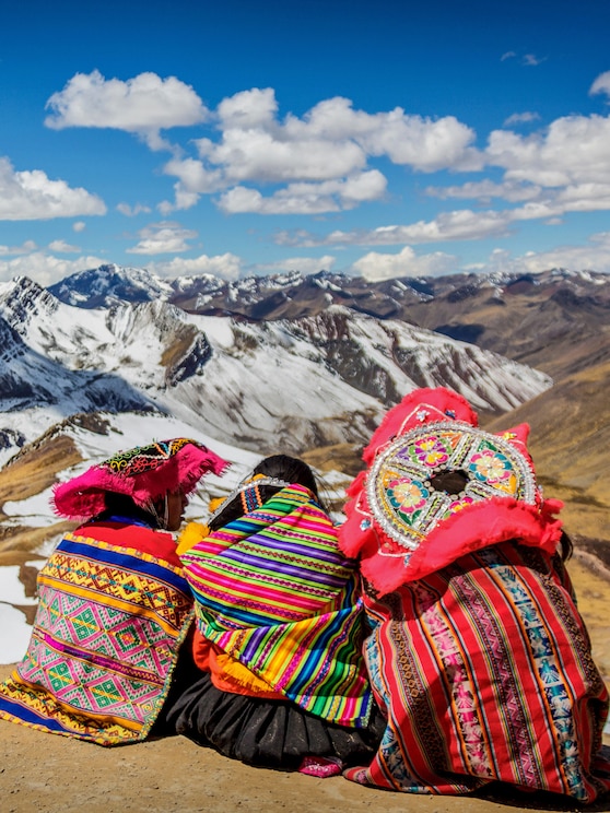 Show full-screen, host-provided image