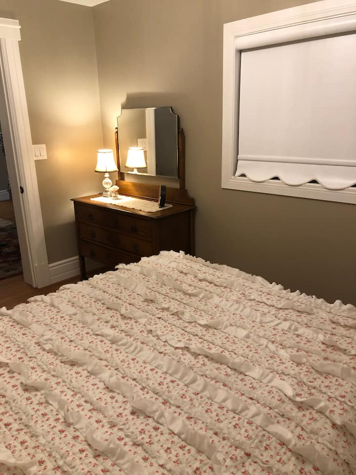 ห้องนอนที่ 3 พร้อมเตียงใหญ่ชั้น 1 