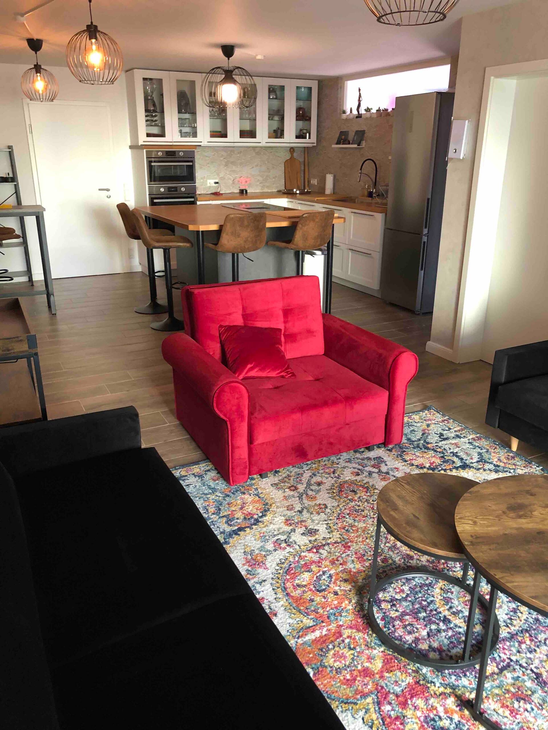 80sqm Maybach Apartment, 5 beds, 250 Mbit/s