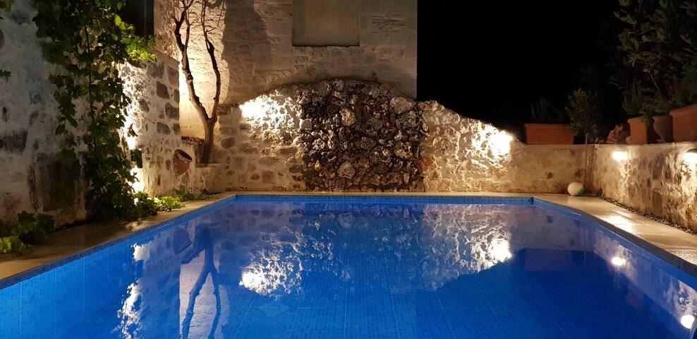 Grand Palazzo, arches, amazing view, pool, jakuzzi gallery image 3