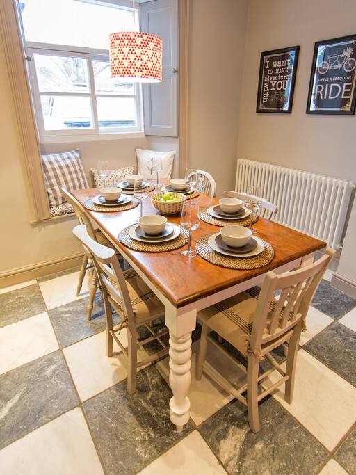 Dining Area for 6.