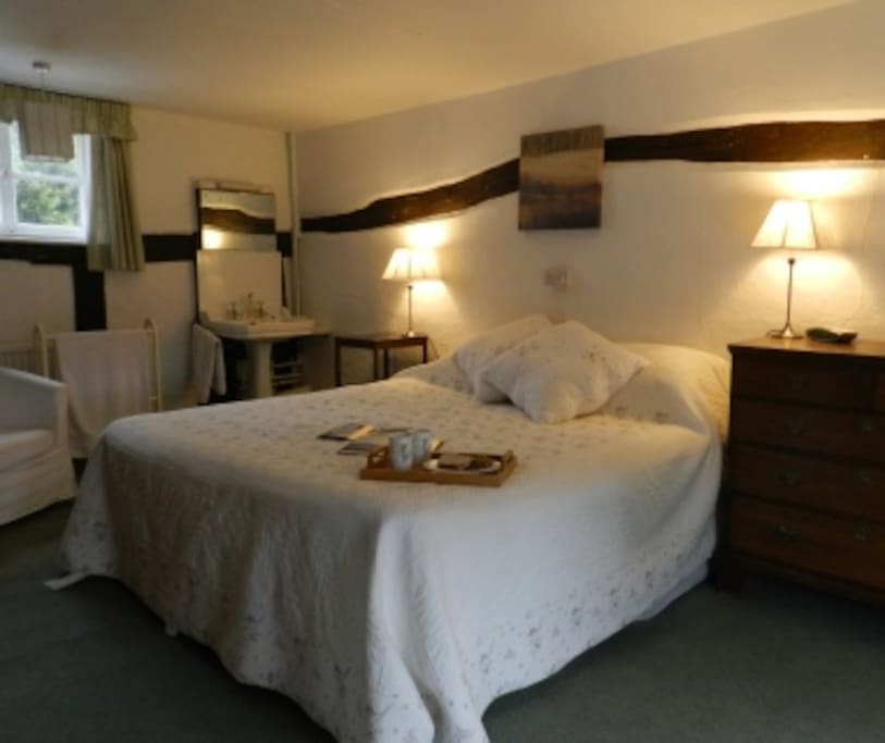 King size bed