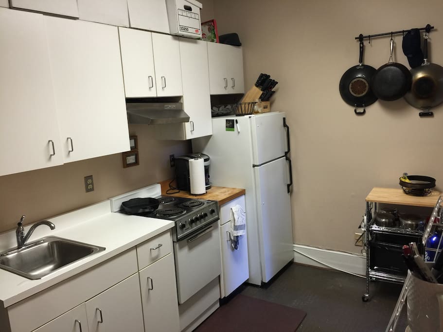 Full kitchen