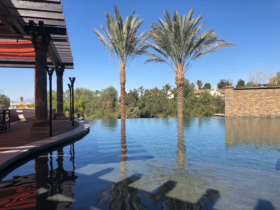 Airbnb Villa suite w/ pool deck access & sunset view