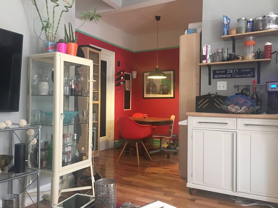Another view of the dining area (freshly painted)