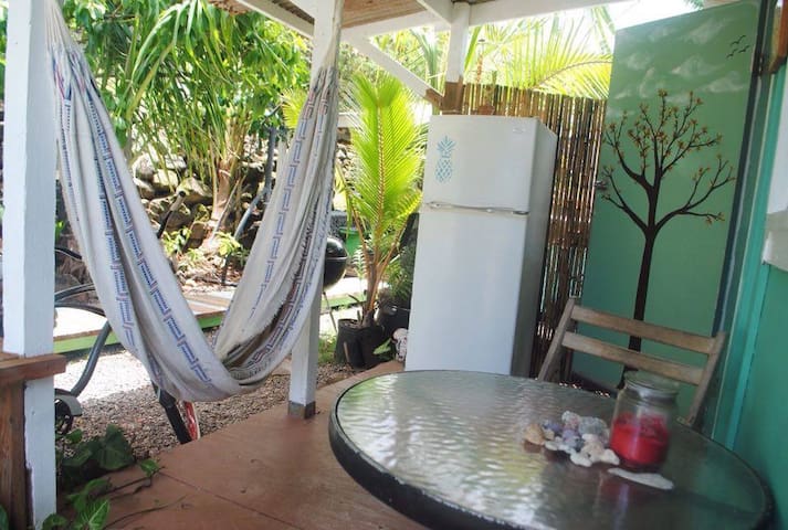 Makua side studio