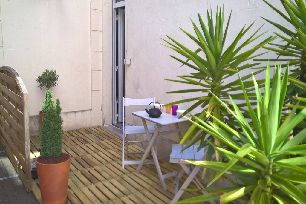 Terrasse pour les p'ty Dej :)