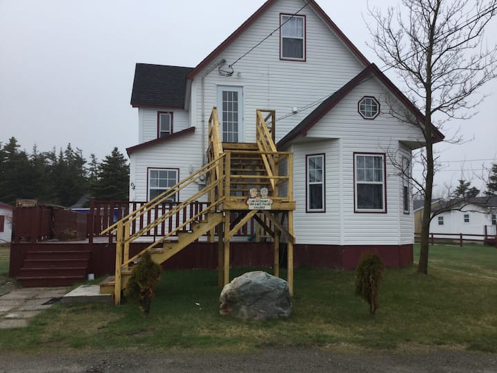 Cozy top floor newfoundlanding hot tub option Lofts for Rent in