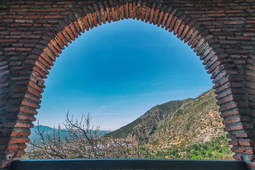 Vue dès le couloir d'accès la chambre