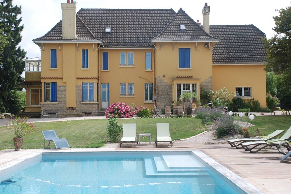 La maison avec la piscine