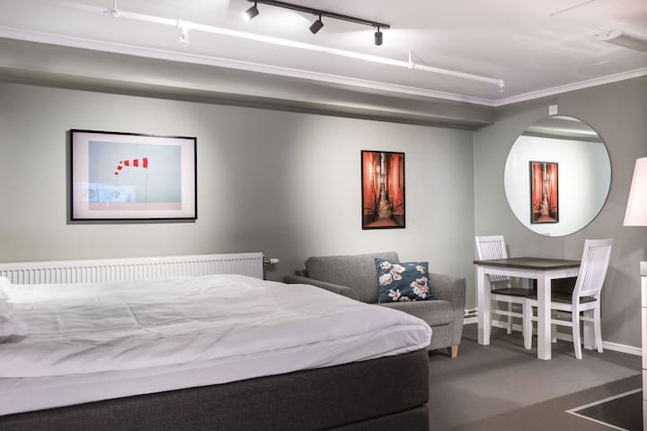 # 12 Studiolägenhet utan fönster